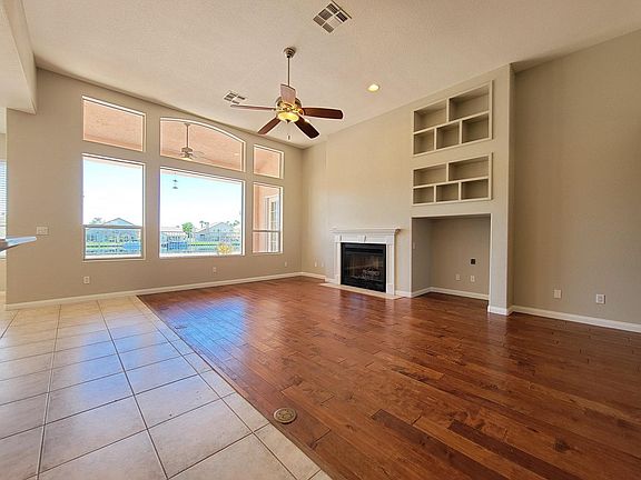 2nd image of 2802 Lakecrest Dr