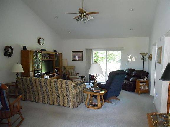 3rd image of 4034 Farmington Dr N