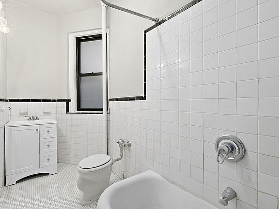 3rd image of 447 Fort Washington Ave APT 26