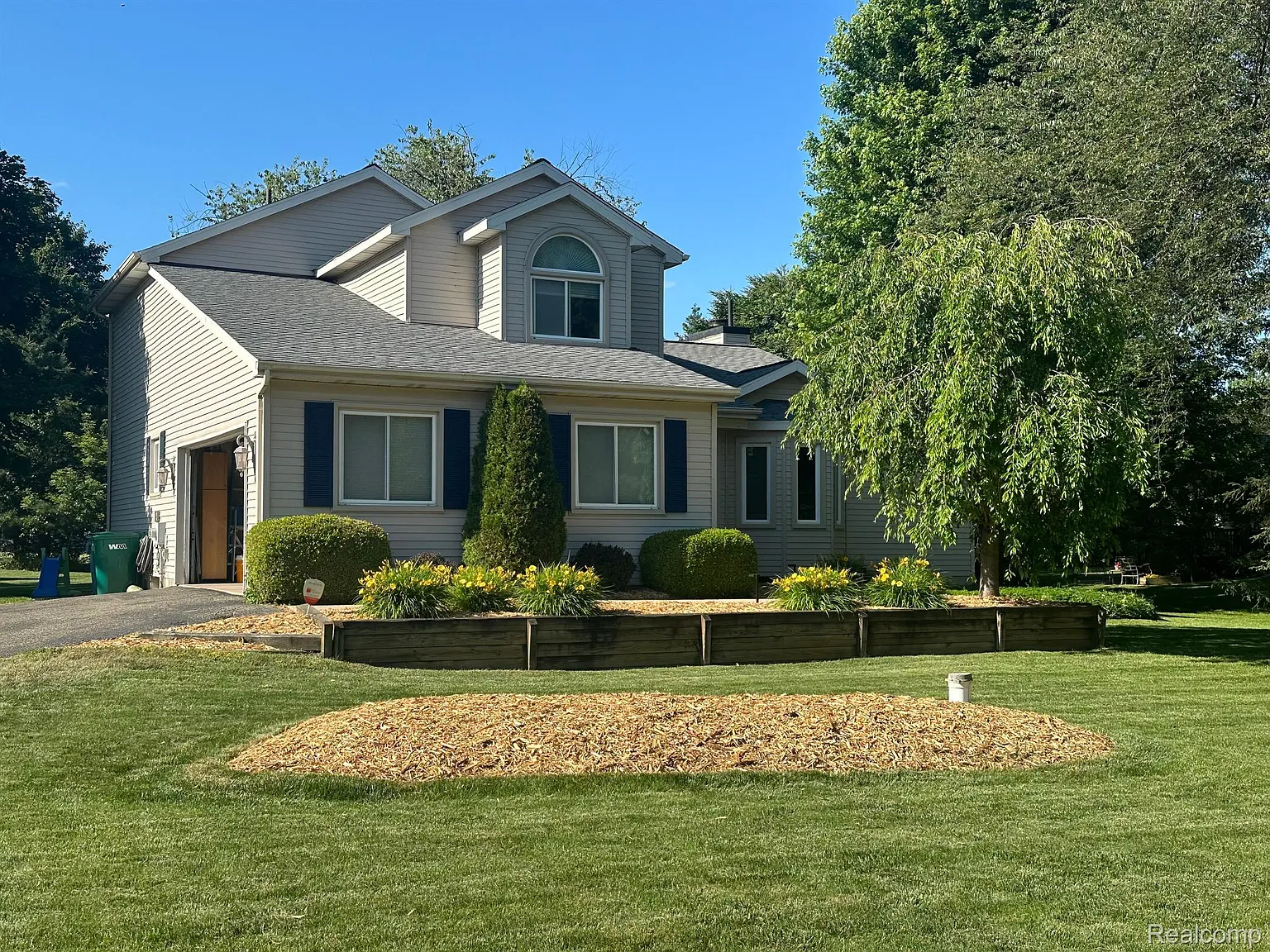 9687 Rosemary Ln photo 1