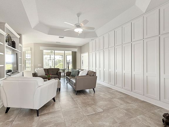4th image of 566 Woodbridge Way