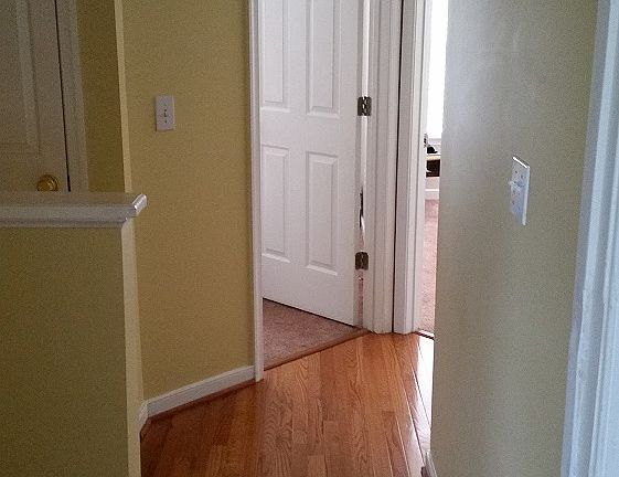 4th image of 300 Crescent Blvd
