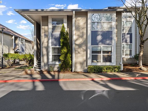 2nd image of 4736 W Powell Blvd Unit 129