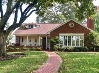 812 Windsor Ct, Wauwatosa, WI 53226