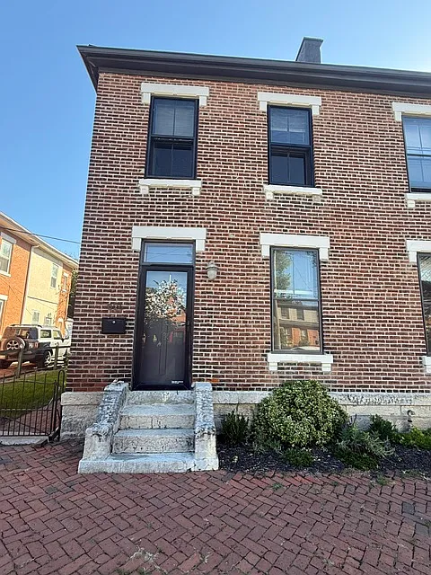 2 bed, 1.5 bath, 1400 sqft, $2,600 — Photo 1
