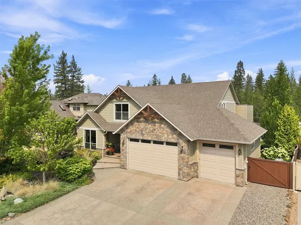 2020 Pinegrass Ct, Kamloops, BC V1S 2B6