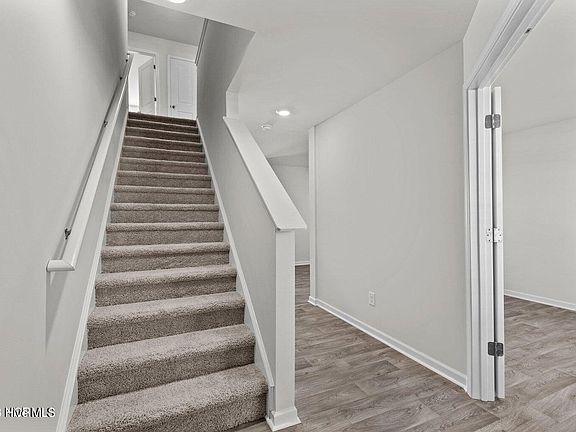 2nd image of 1904 Rolling Meadows Dr