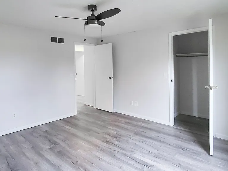 2426 Hannaway Ln — Photo 12