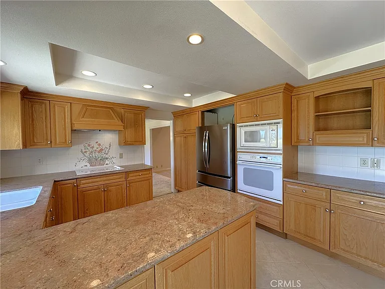 26543 Academy Dr — Photo 16