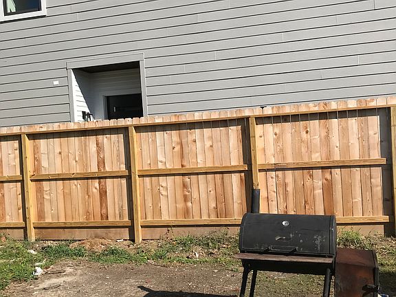 2nd image of 301 Neyland St