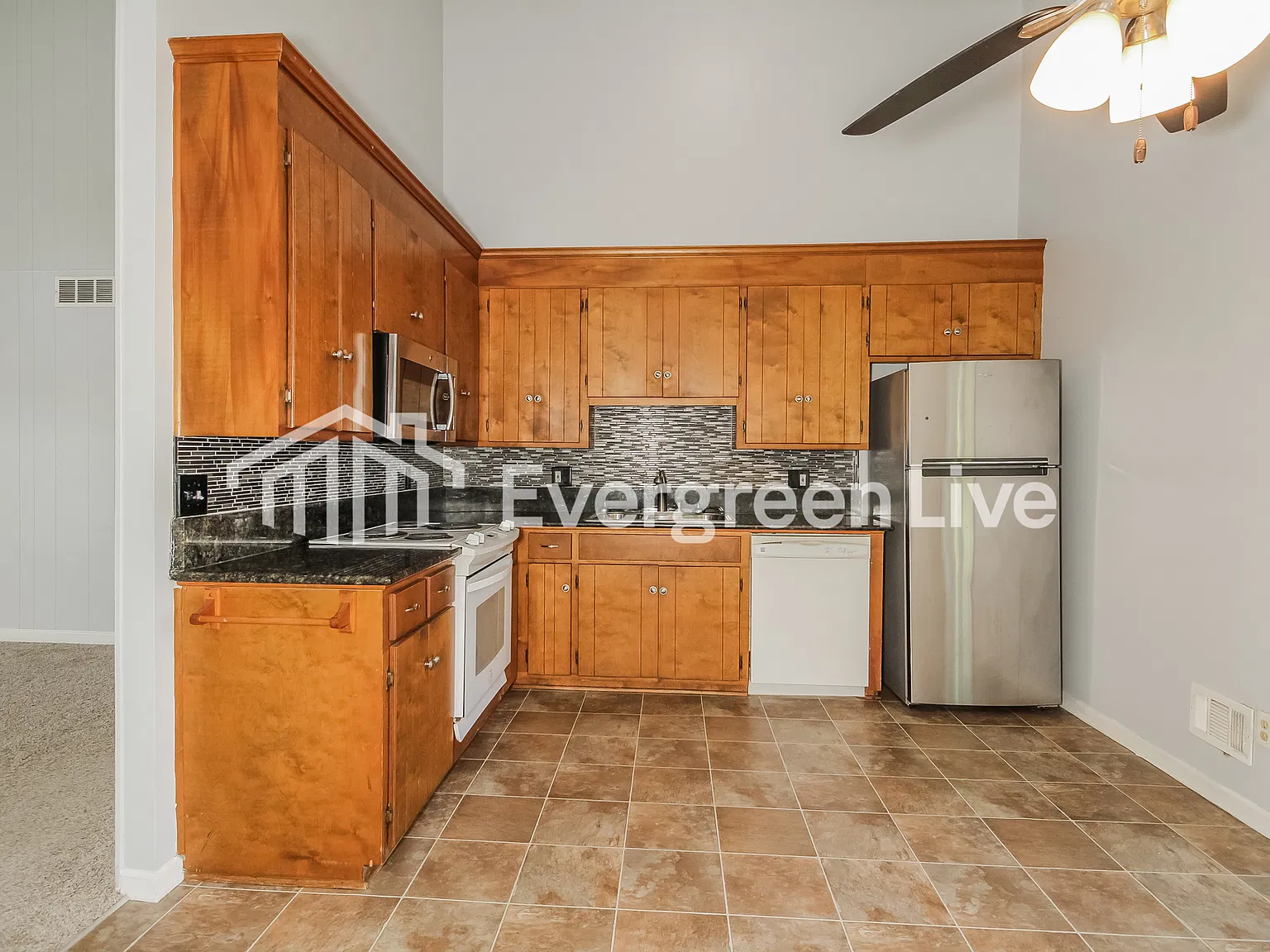 3 bed, 2.0 bath, 1126 sqft, $1,545 — Photo 4