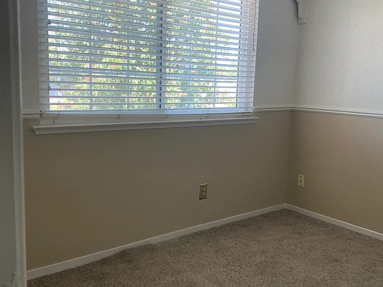 2059 E Minarets Ave — Photo 1