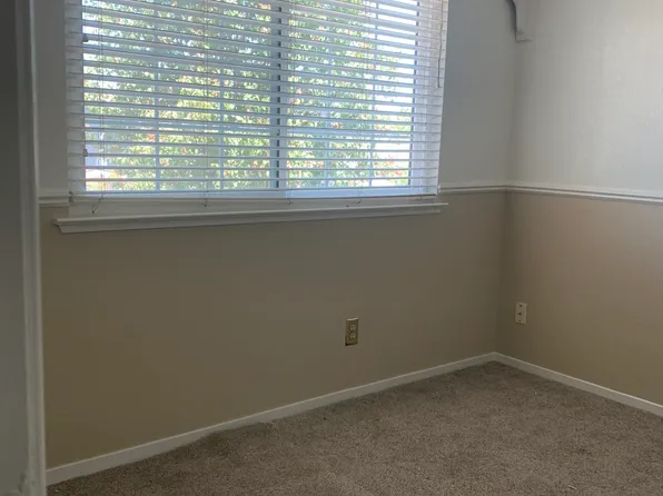 2059 E Minarets Ave, Fresno, CA 93720
