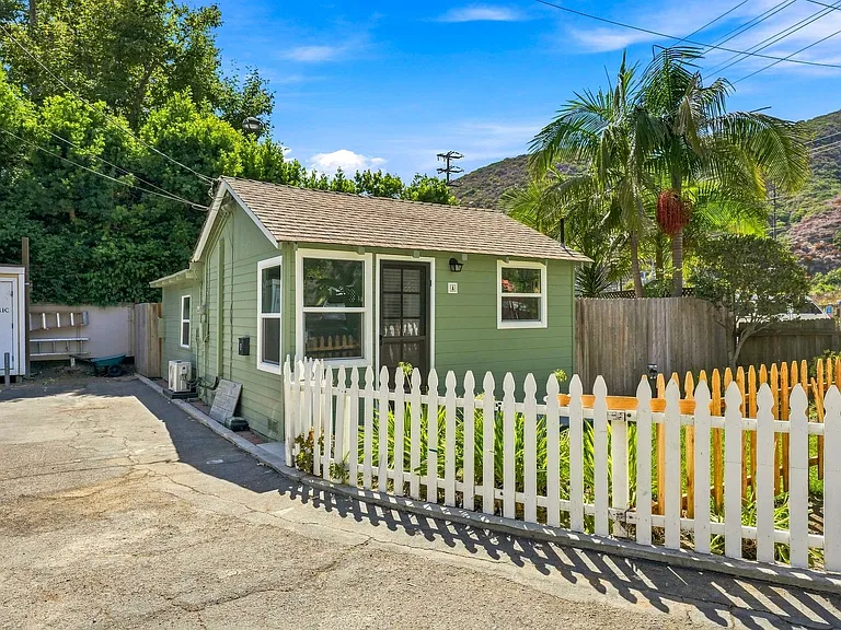 1133 Laguna Canyon Rd #A — Photo 2
