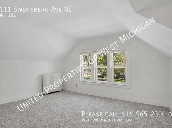2111 Swensberg Ave NE, Grand Rapids, MI 49505
