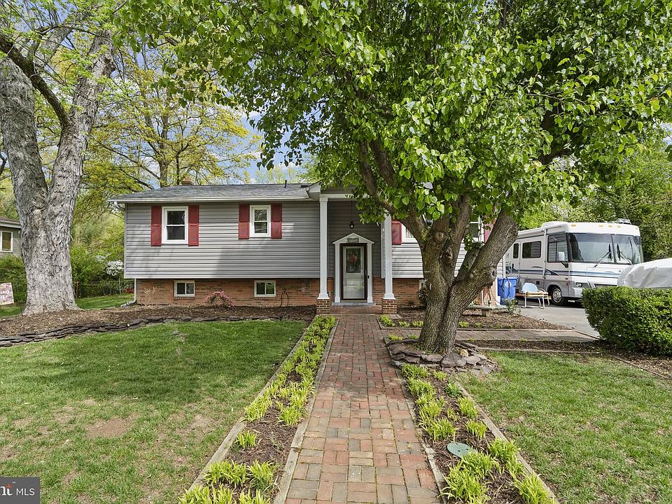 1st image of 111 Jenkins Dr