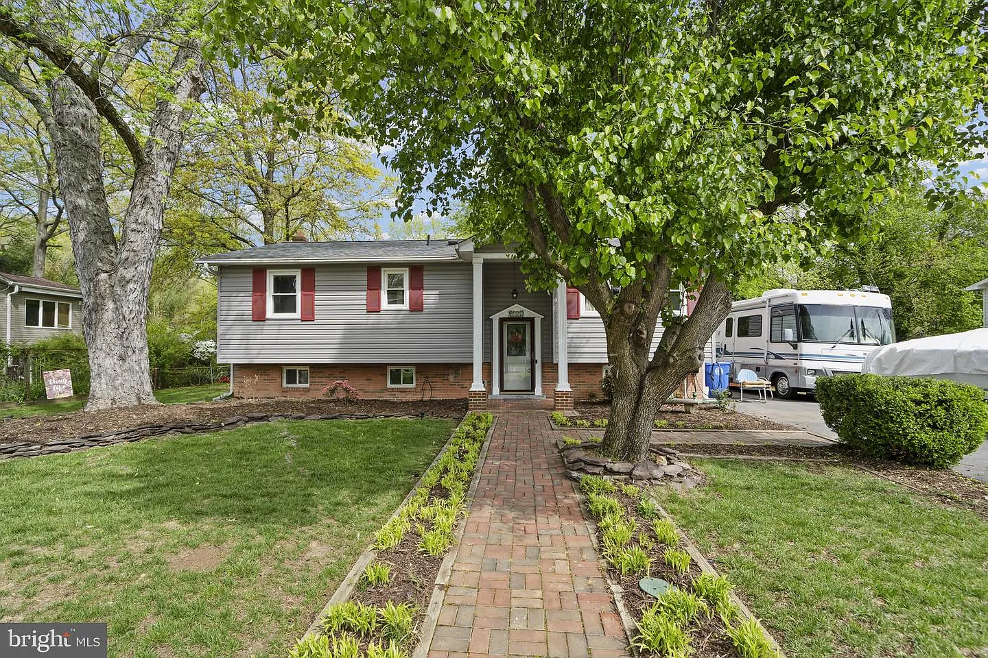 111 Jenkins Dr photo 1