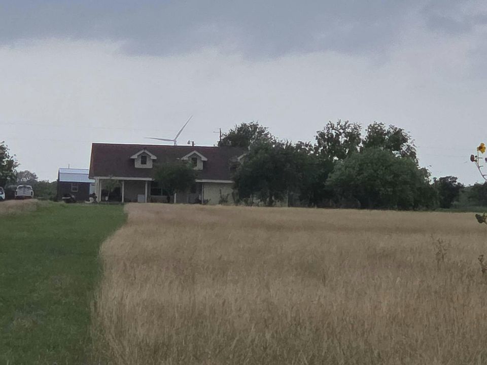 1st image of 19302 Reyes Rd