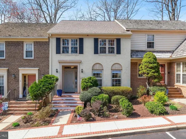 6 Bentridge Ct, Rockville, MD 20854