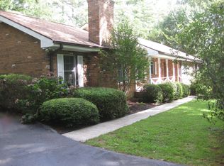 100 Robin Crest Dr, Hendersonville, NC 28791