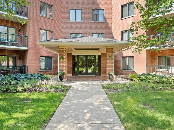 4th image of 865 E 22nd St APT 208