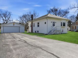 203 Main St, Lindenwood, IL