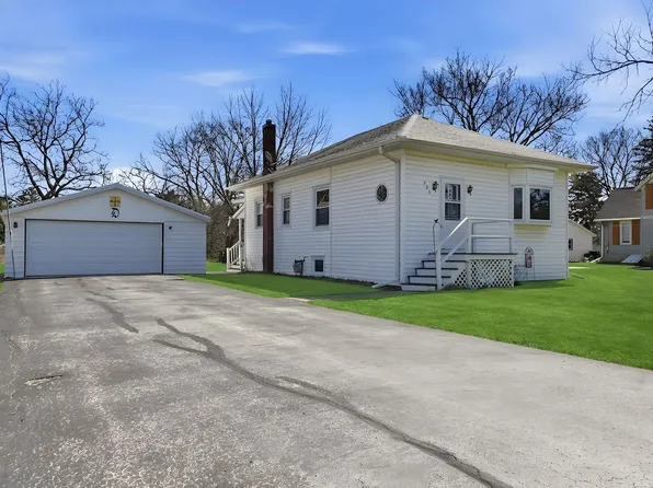 203 Main St, Lindenwood, IL 61049