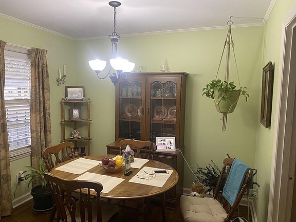 3rd image of 4711 Owen Ave