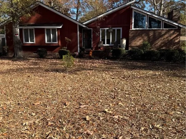 3935 Regents St, Lumberton, NC 28360