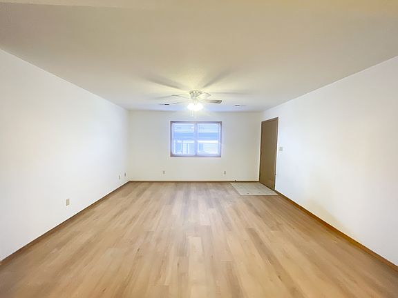 2nd image of 1589 Belair Dr APT 12