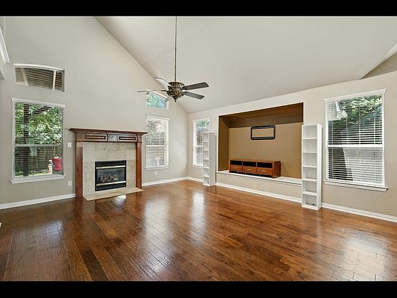5th image of 3412 Hofstra Dr