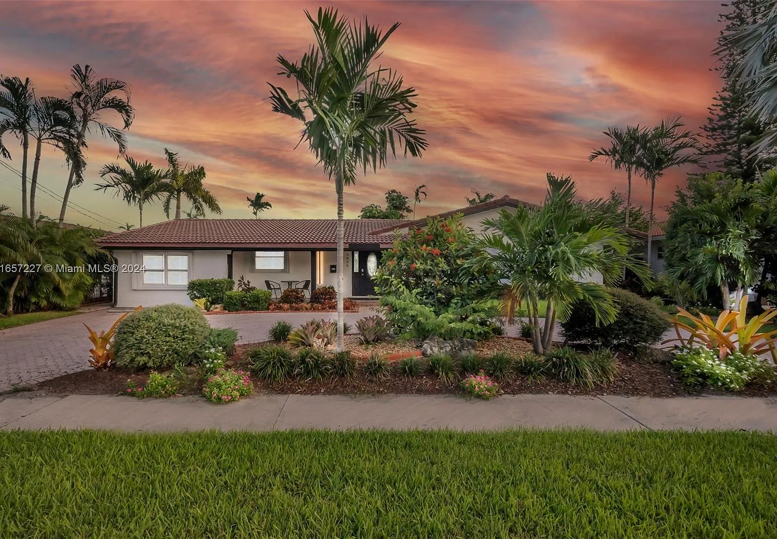 Coral Ridge Isles — Photo 1