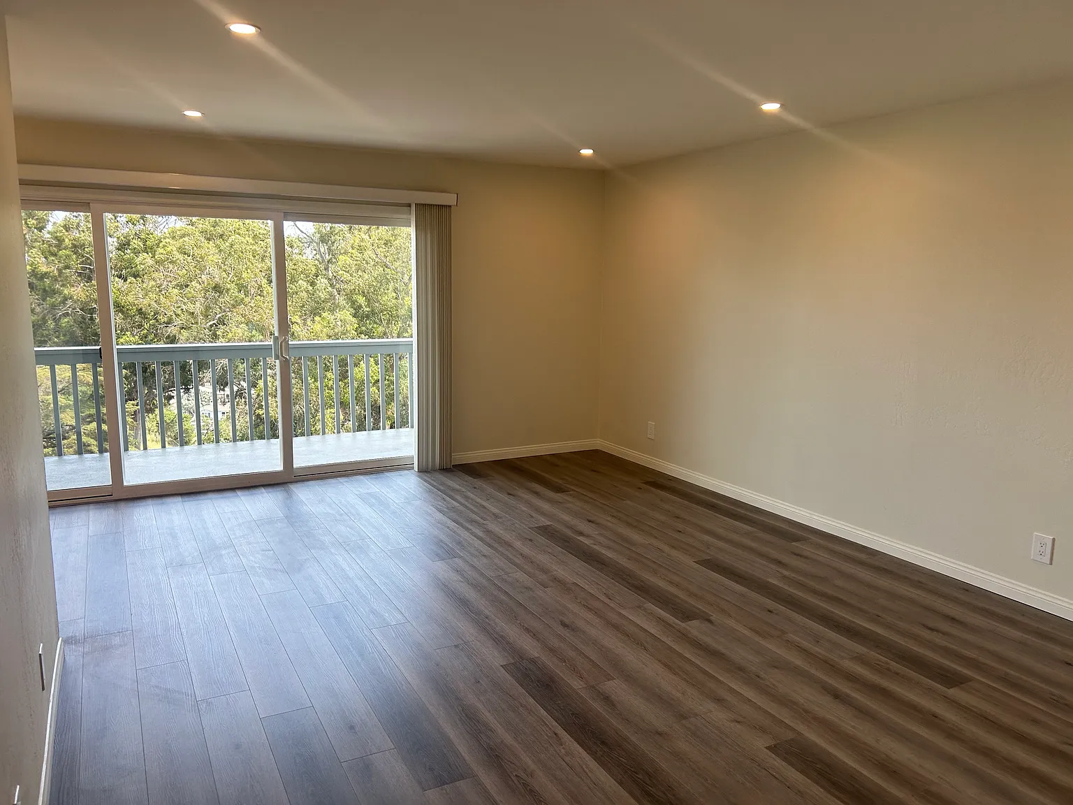 Hutton Terrace Apartments — Photo 4
