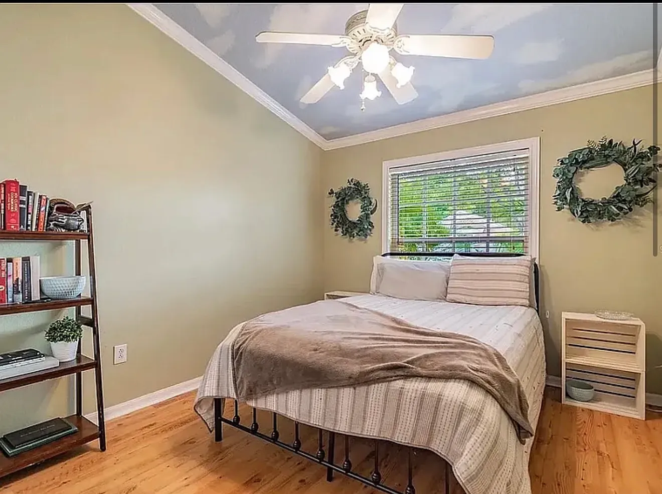 3 bed, 1900 sqft, $2,700 — Photo 3