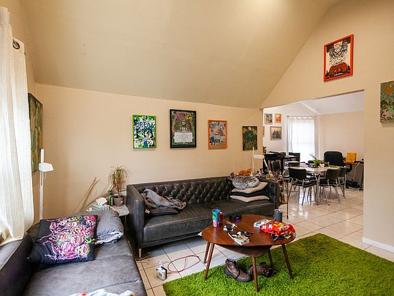4th image of 2912 N Whipple St APT 2