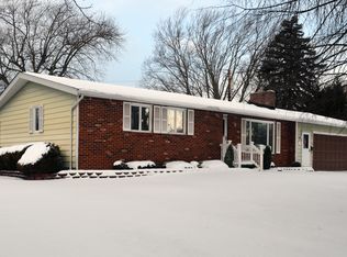 16 Priscilla Ln, Lockport, NY 14094