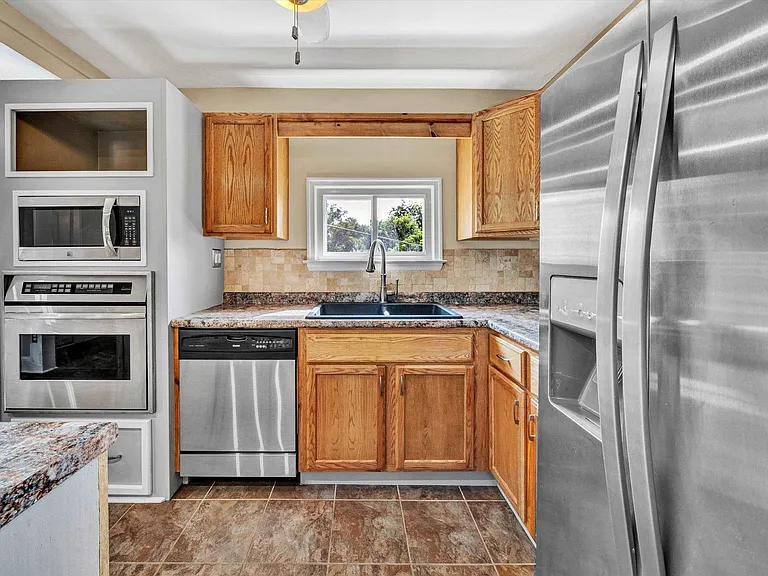 215 S Hill Dr #1 — Photo 12