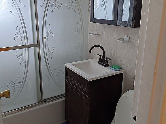5th image of 42-26 81st St APT 6K