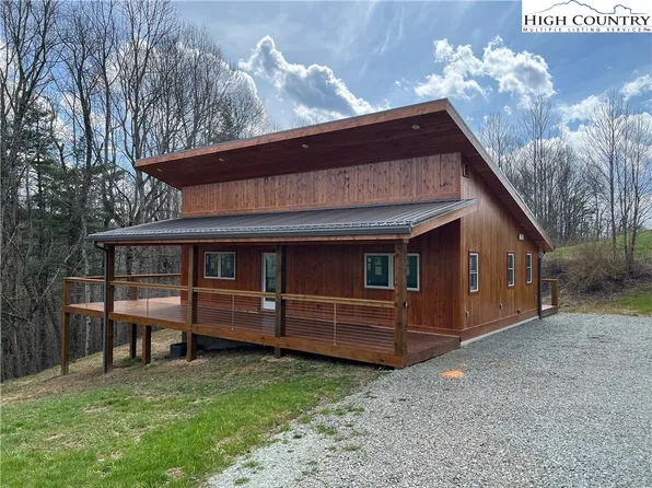 325 Mitchell HIll Lane, Elk Park, NC 28622