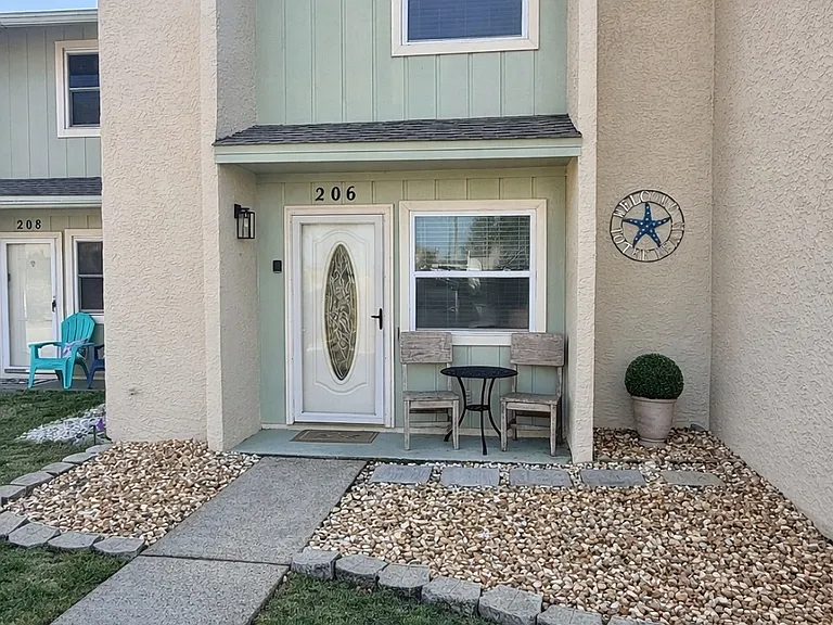 206 White Sandy Dr — Photo 2