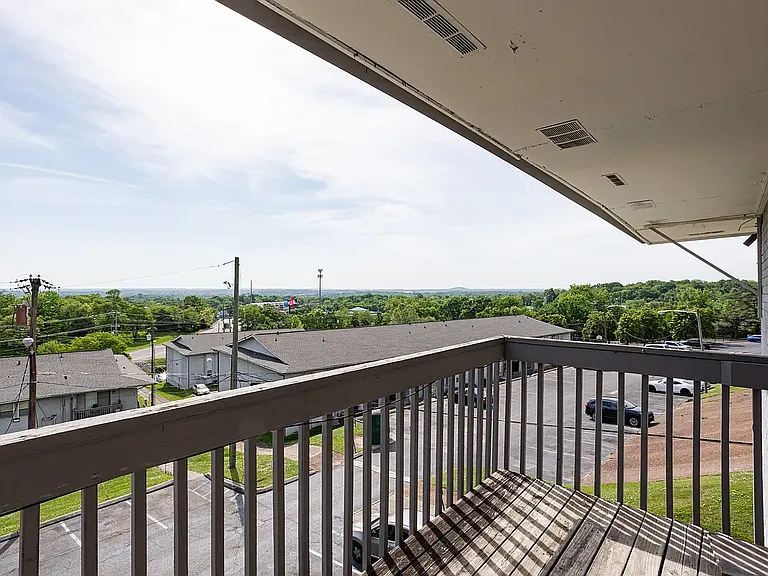 Highland Ridge Apartments — Photo 14
