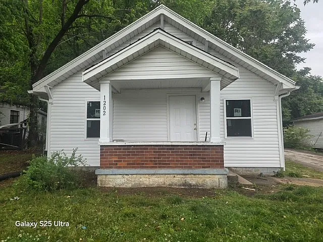 1202 Cates St — Photo 1