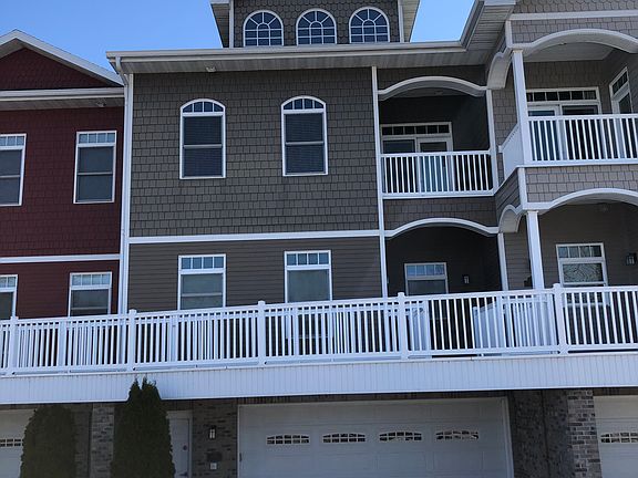 elevator to three floors