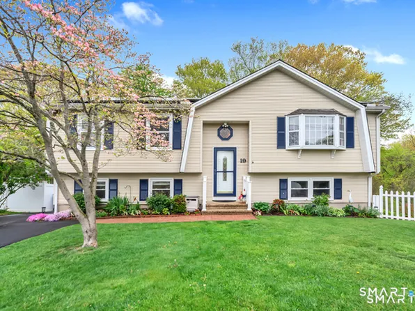 19 Robertson Drive, Hamden, CT 06518