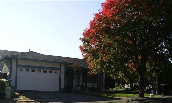 1st image of 621 Empire Dr