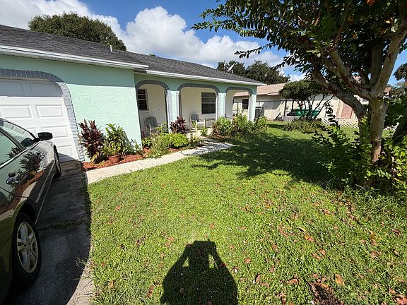 2nd image of 2323 Scotland Rd