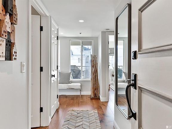3rd image of 1370 Valencia St APT 3