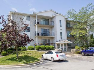 400 Sturdy Rd #5-A, Valparaiso, IN 46383