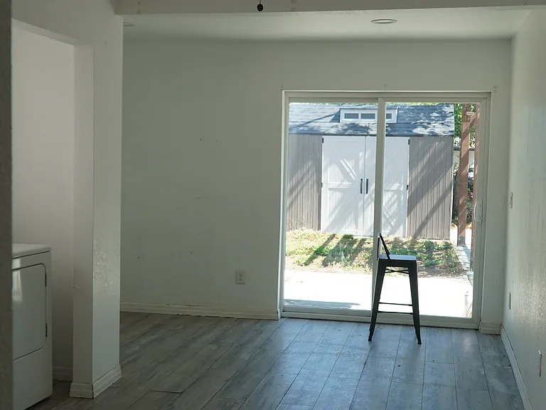 4111 W Montgomery Ter — Photo 22
