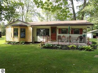 8292 Lakeview Dr, Hale, MI 48739